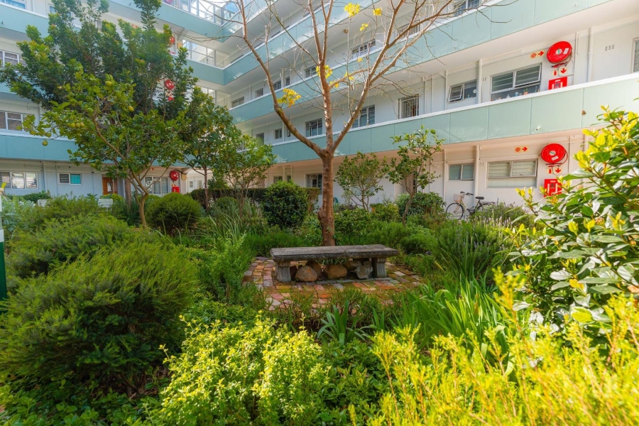 2 Bedroom Property for Sale in Oranjezicht Western Cape